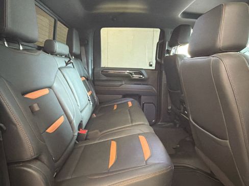 Used 2024 GMC Sierra 2500 AT4 w/ AT4 Preferred Package AWD/4WD image 30