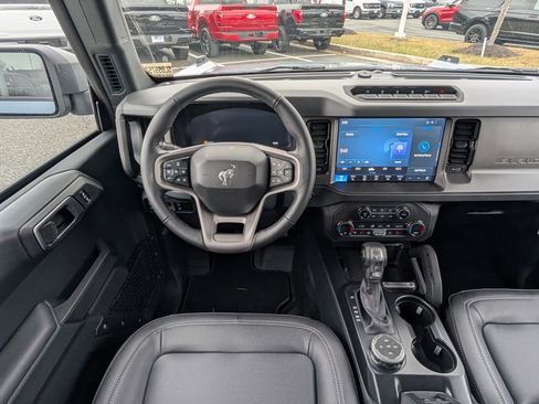 New 2025 Ford Bronco Badlands image 14