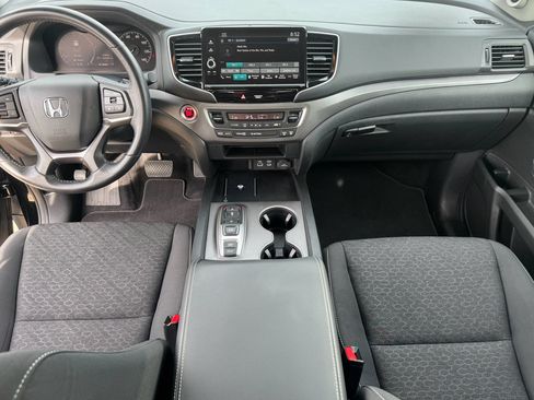 Certified 2025 Honda Ridgeline Sport image 2