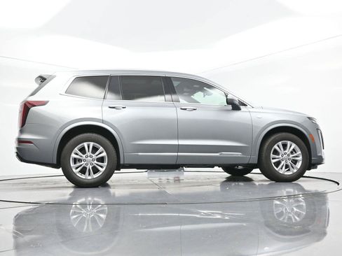 Certified 2025 Cadillac XT6 Luxury FWD image 48