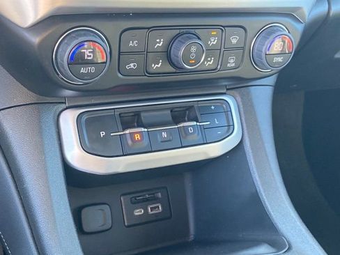 Certified 2023 GMC Acadia SLT image 12