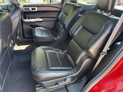 Certified 2022 Ford Explorer XLT w/ Equipment Group 202A RWD image 14