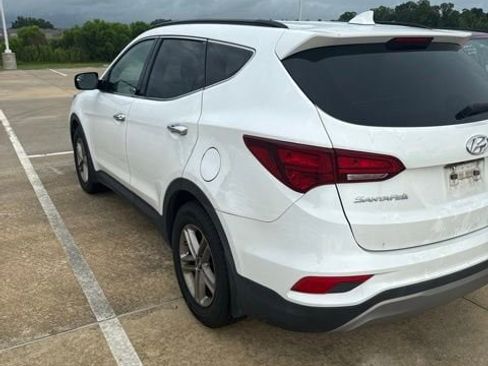 Used 2017 Hyundai Santa Fe Sport FWD image 4