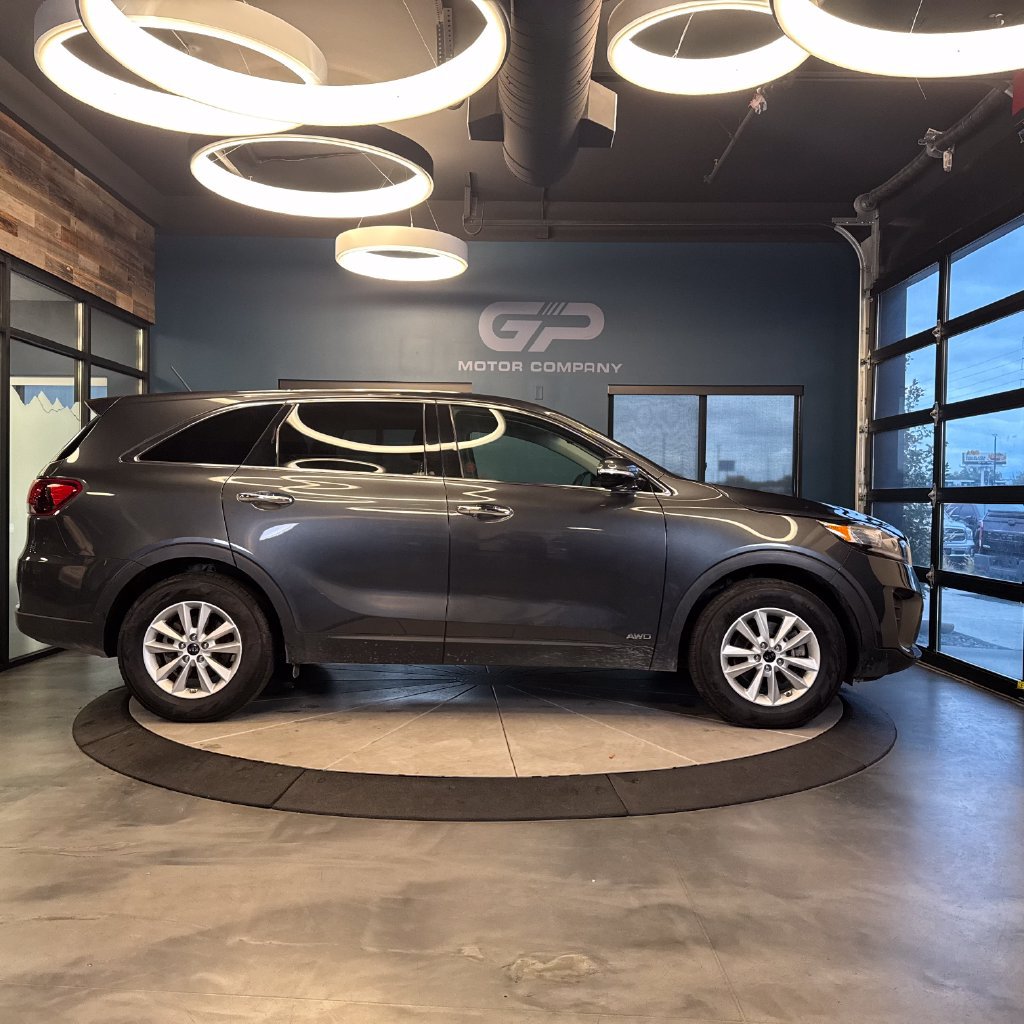 Used 2020 Kia Sorento LX AWD/4WD image 2