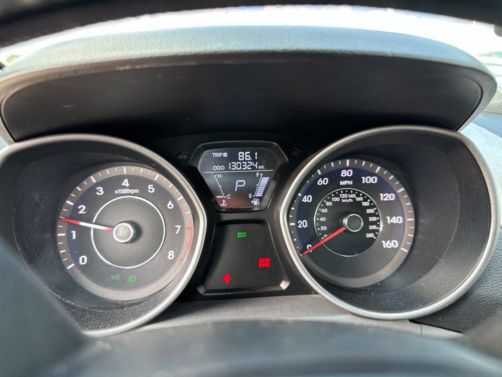 Used 2013 Hyundai Elantra Limited FWD image 5