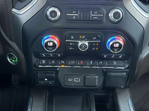 Used 2022 GMC Sierra 2500 Denali image 32