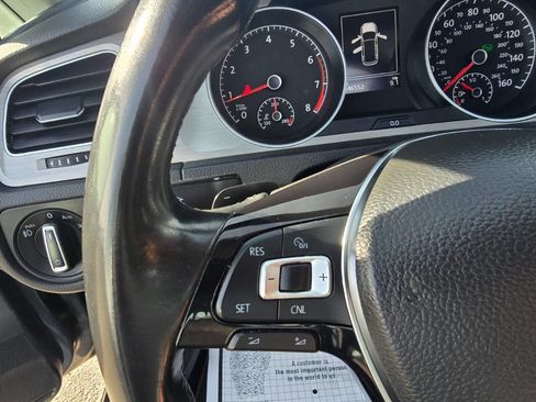 Used 2016 Volkswagen Golf Limited Edition image 50