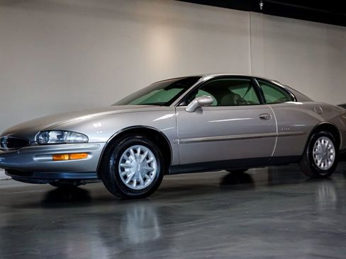 Used 1997 Buick Riviera Supercharged Coupe image 86