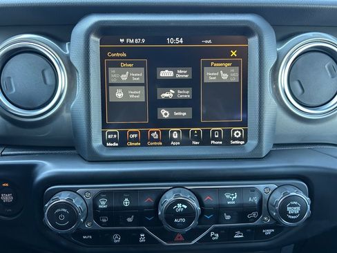 Used 2021 Jeep Wrangler Unlimited Sahara w/ Uconnect 4C Nav & Sound Group image 16