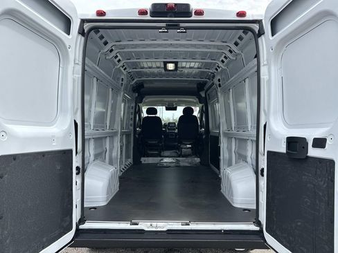 New 2026 RAM ProMaster 2500 w/ Convenience Group FWD image 9