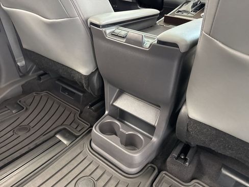 Used 2022 Toyota Sienna XLE w/ XLE Plus Package FWD image 52