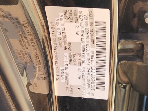 Used 2019 Toyota Yaris L image 21