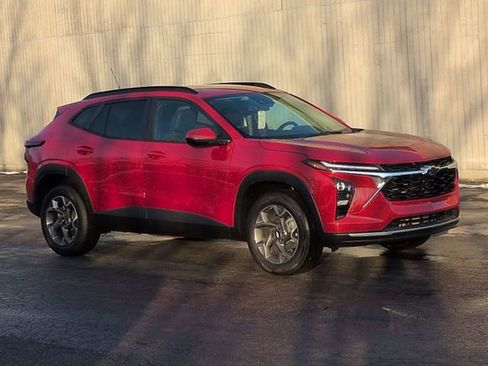 New 2026 Chevrolet Trax LT w/ Driver Confidence Package image 10