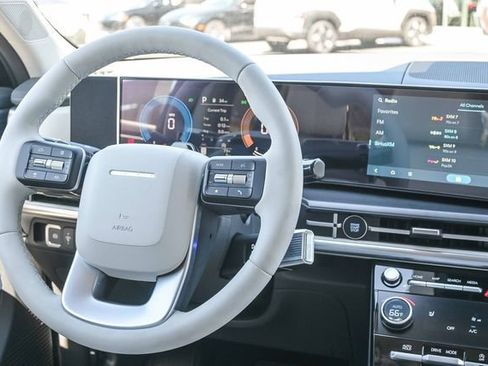 New 2026 Hyundai Santa Fe SEL FWD image 17
