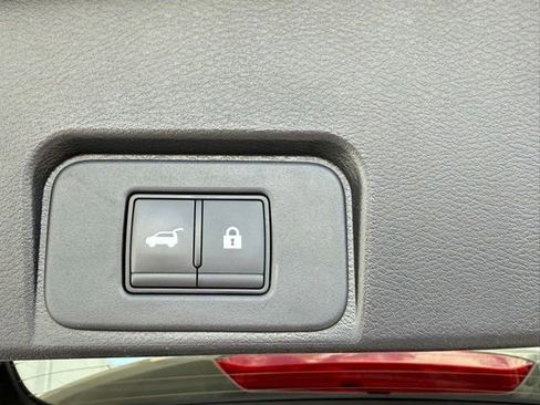 Used 2024 Nissan Rogue SV w/ SV Premium Package AWD/4WD image 8