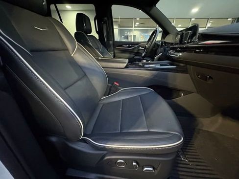 Used 2024 Cadillac Escalade Sport w/ Touring Package image 5