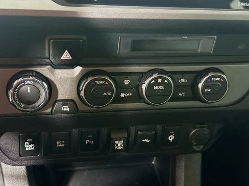 Certified 2022 Toyota Tacoma TRD Sport w/ Technology Package AWD/4WD image 15