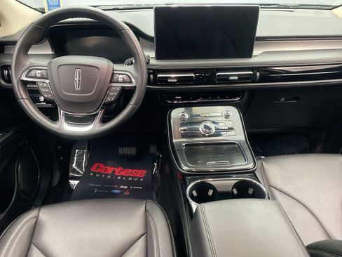 Used 2023 Lincoln Nautilus AWD w/ Premium Package image 15