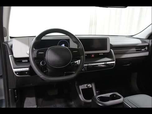 Certified 2024 Hyundai Ioniq 5 SEL RWD image 6