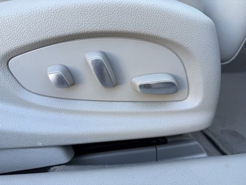 Used 2014 Cadillac XTS Luxury image 21