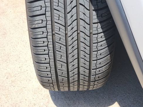 Used 2019 Jeep Grand Cherokee Limited RWD image 11