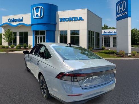 Certified 2025 Honda Accord SE image 4