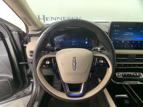 New 2025 Lincoln Corsair Premiere w/ Equipment Group 101A image 20