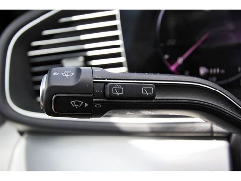 Used 2024 Mercedes-Benz GLE 450e 4MATIC image 17