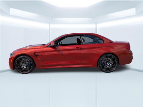 Used 2018 BMW M4 Convertible image 2