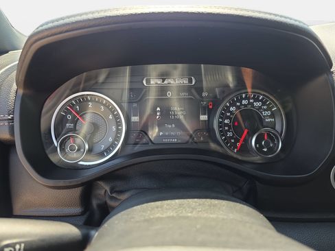 Used 2019 RAM 1500 Laramie AWD/4WD image 18