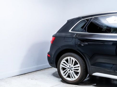 Used 2019 Audi Q5 2.0T Premium Plus w/ Premium Plus Package AWD/4WD image 11