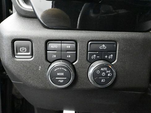 Used 2022 Chevrolet Silverado 1500 RST image 36