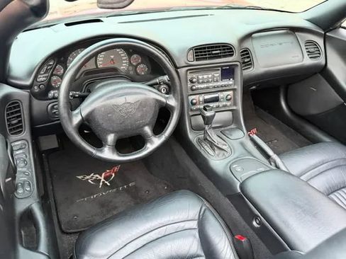 Used 2001 Chevrolet Corvette Convertible w/ Preferred Equipment Group2 RWD image 24