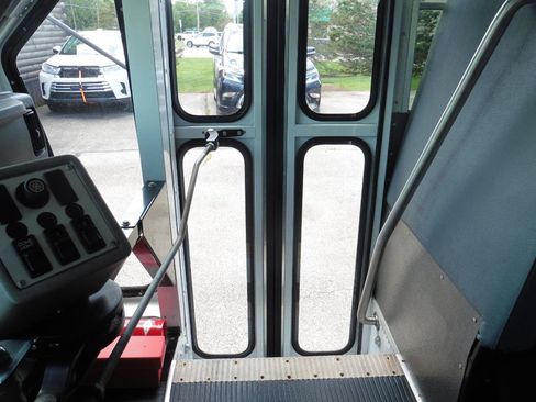 Used 2008 Chevrolet Express 3500 w/ School Bus Package RWD image 5