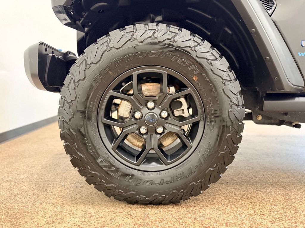 Used 2024 Jeep Wrangler Unlimited AWD/4WD image 27