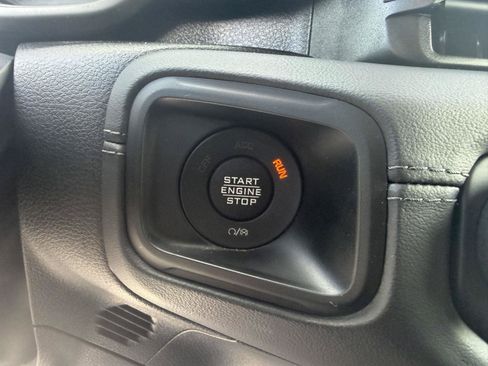 Used 2024 Jeep Wrangler Unlimited Sahara AWD/4WD image 26