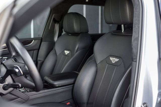 Used 2021 Bentley Bentayga AWD/4WD image 23
