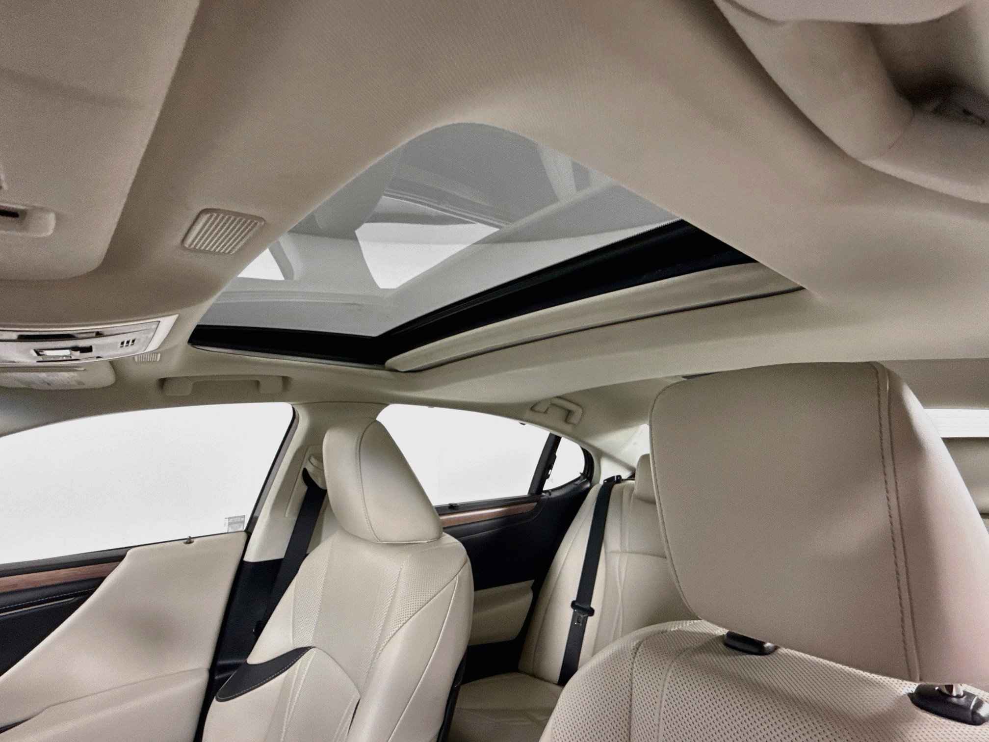 Used 2023 Lexus ES 300h Ultra Luxury FWD image 14