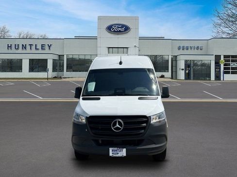 Used 2025 Mercedes-Benz Sprinter 2500 image 3