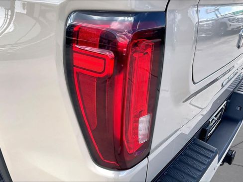 Used 2022 GMC Sierra 1500 AT4X AWD/4WD image 29