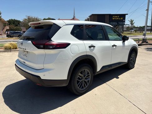Used 2024 Nissan Rogue S FWD image 6