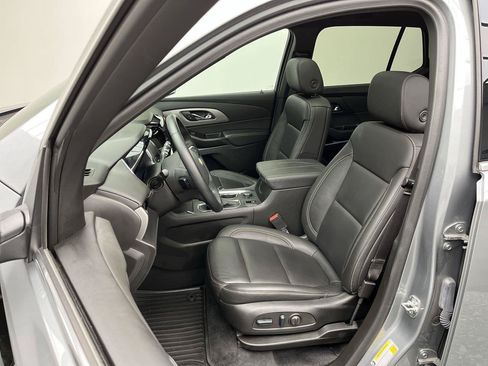 Certified 2023 Chevrolet Traverse LT w/ LT Premium Package AWD/4WD image 11