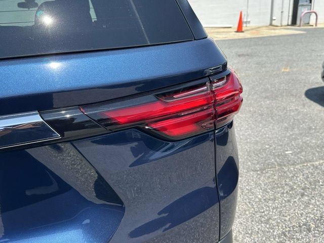 Used 2023 Chevrolet Traverse LS FWD image 30