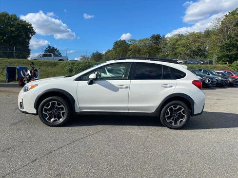 Used 2017 Subaru Crosstrek 2.0i Premium image 2