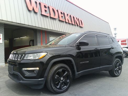 Used 2023 Jeep Compass Limited w/ Sun and Sound Group AWD/4WD image 1