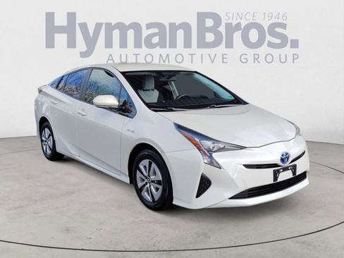 Used 2016 Toyota Prius Three image 1