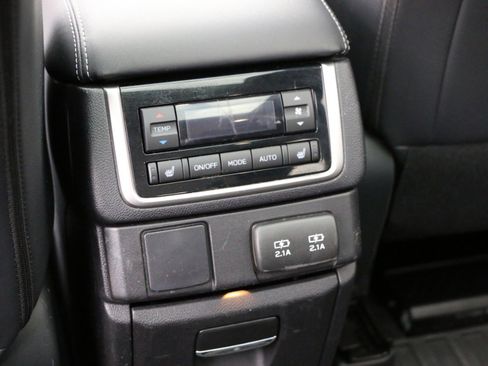 Used 2022 Subaru Ascent Limited w/ Technology Package image 33