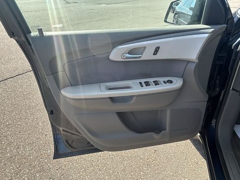 Used 2009 Chevrolet Traverse LS FWD image 15