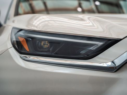 Used 2024 Toyota Grand Highlander AWD image 16