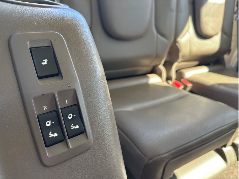 Used 2011 Lexus GX 460 w/ Convenience Pkg AWD/4WD image 29